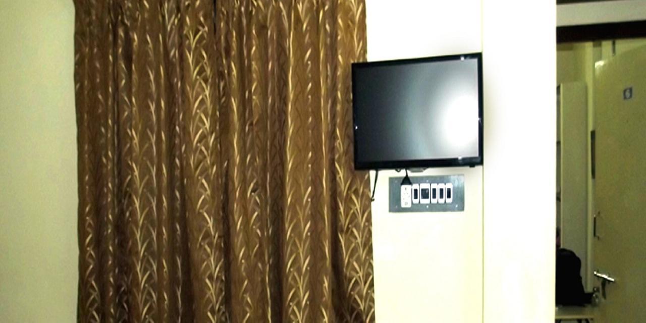 Bssk Comforts Inn Tiruchirappalli Екстер'єр фото
